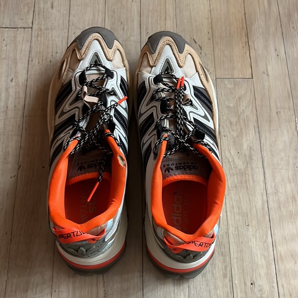 Selling Addis’s hyper turf shoes rarely worn great condition. - Picture 6 of 7